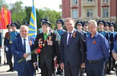 Вручение памятного знака «75 лет обороны Севастополя»